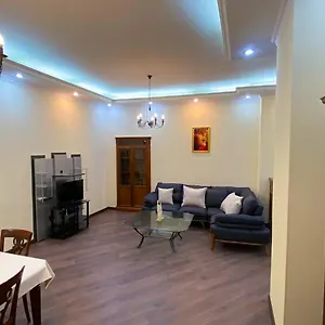  Апартаменты Charming Center